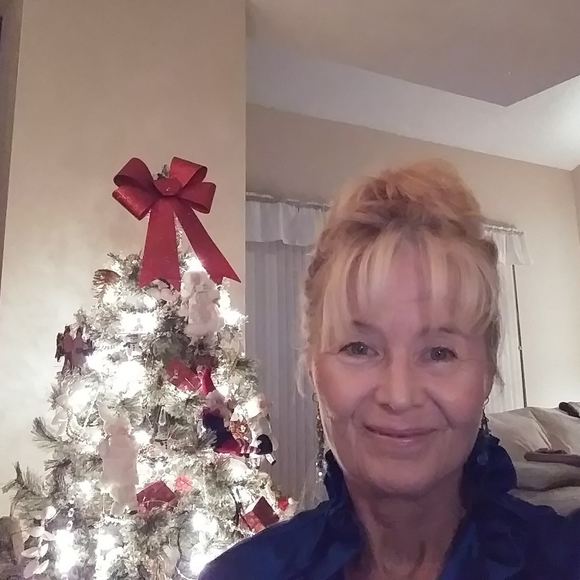 Meet your Posher, Debra - Picture 1 of 1